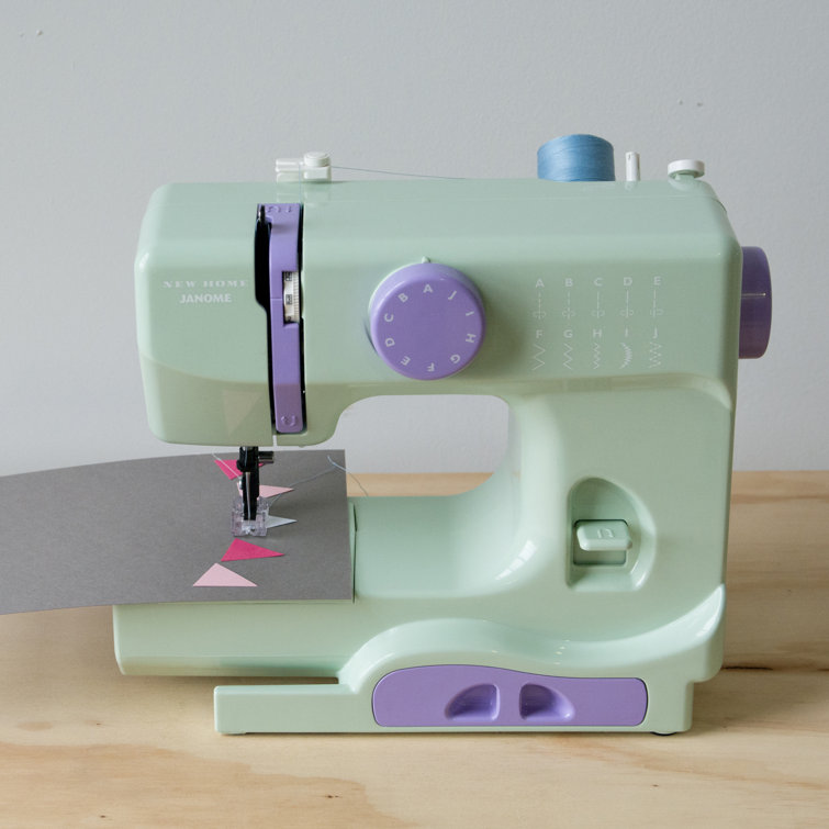 Janome Portable EasytoUse 5Pound Mechanical Sewing Machine & Reviews